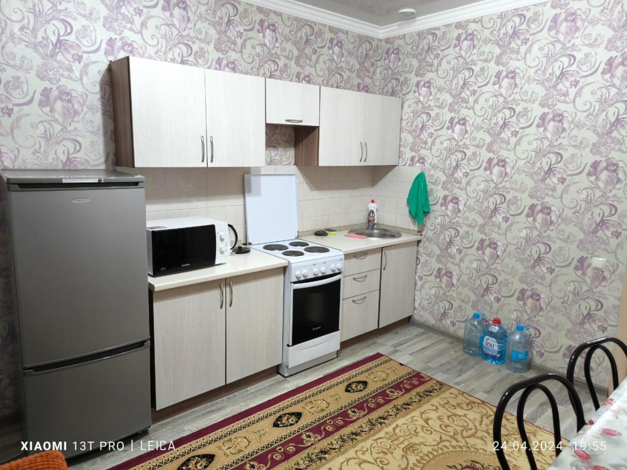 Уютная Квартира Комфорт Класса76 Apartamento Astana Exterior foto